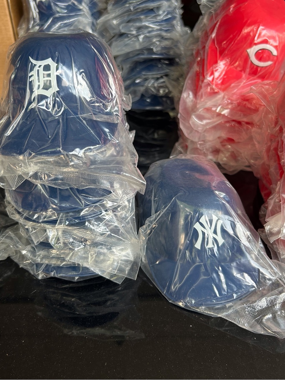 MLB helmets - Picture 4 of 4